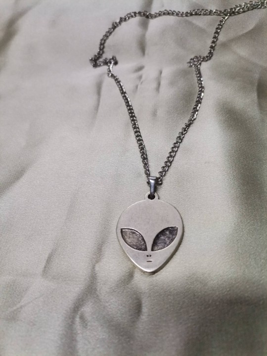 Alien Kolye